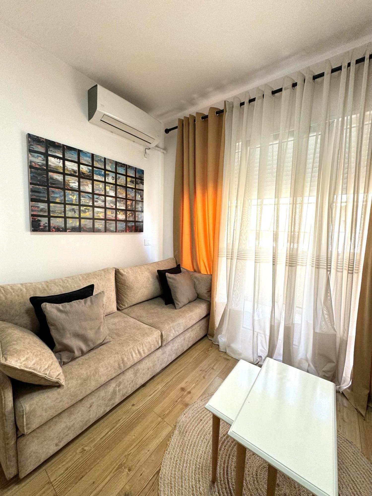 Apartment In The Heart Of Old Bazaar, Tirana - Hana Apartments Eksteriør billede